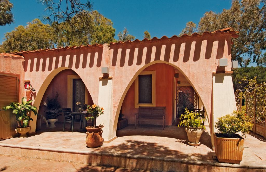 Villaggio Camping Spiaggia Del Riso Villasimius Eksteriør billede